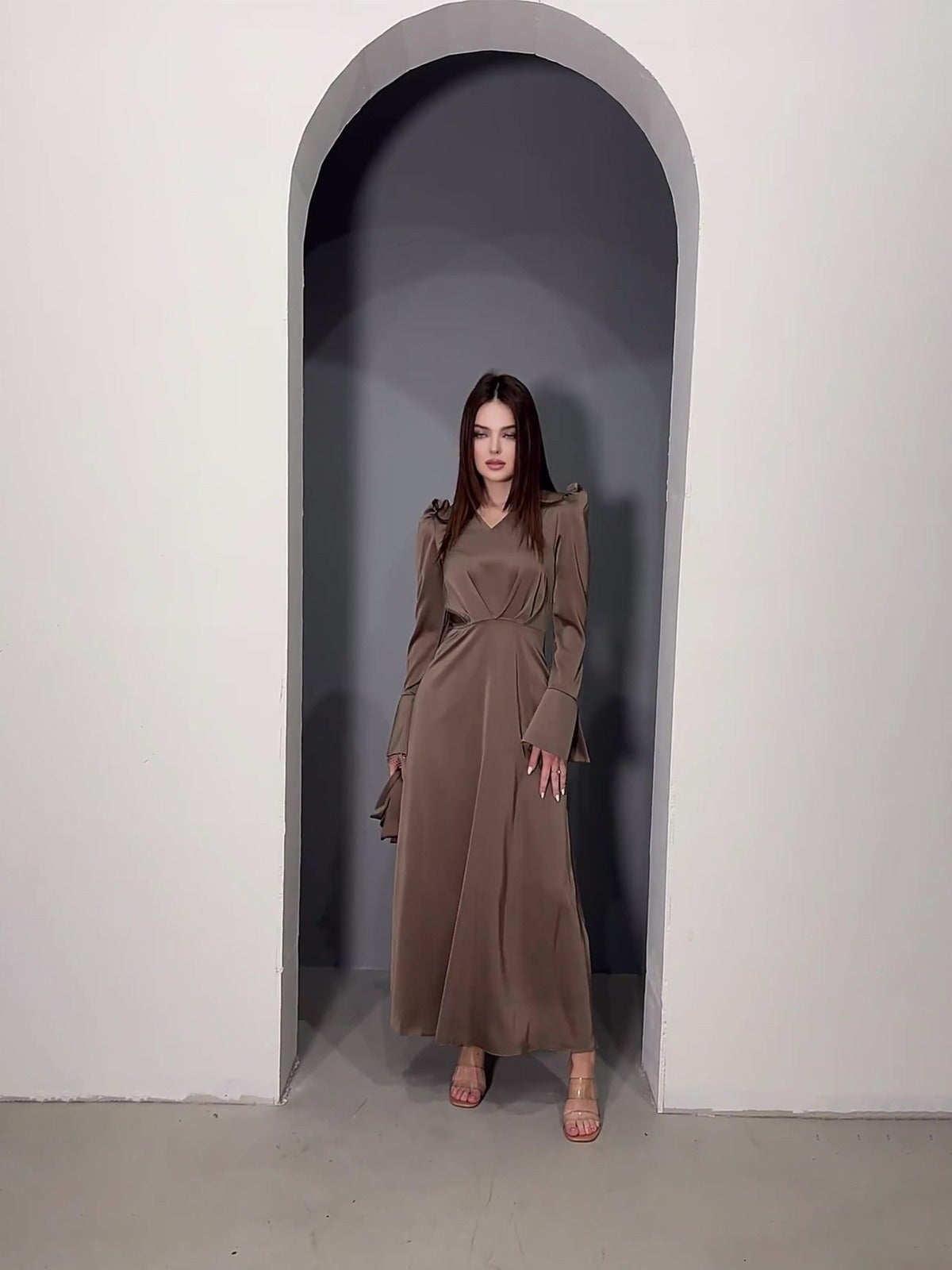 Elegant retro V-neck, age reducing bubble sleeves, long lace up waist, long sleeved dress